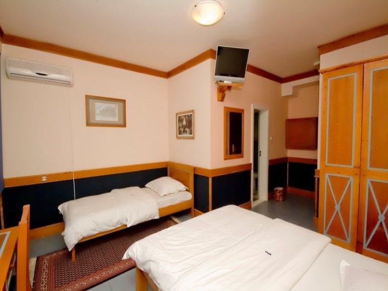 Garni Hotel Zenit Нови-Сад Экстерьер фото