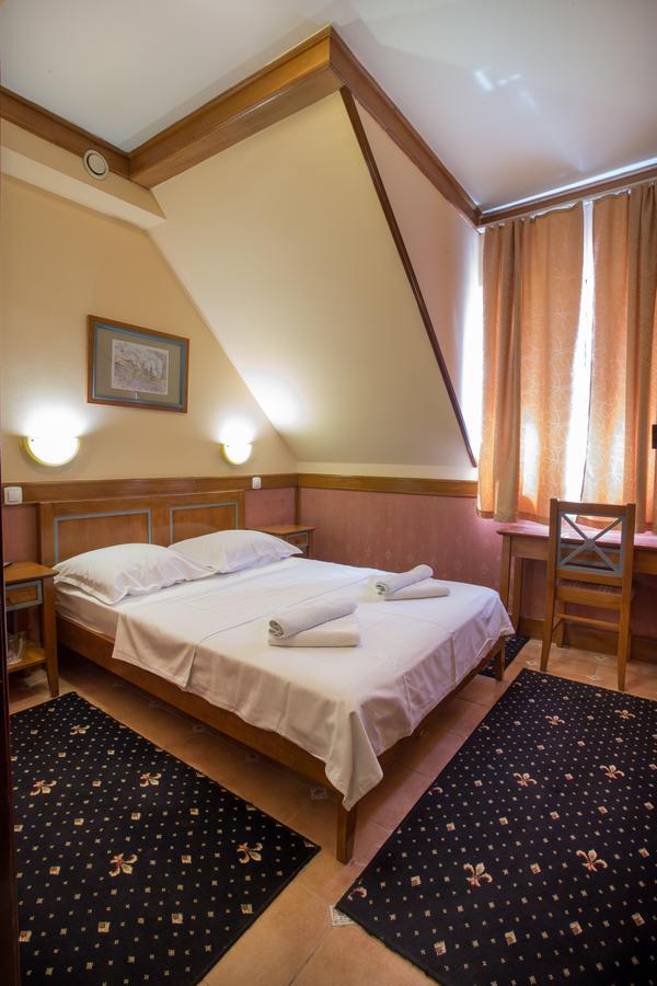 Garni Hotel Zenit Нови-Сад Экстерьер фото