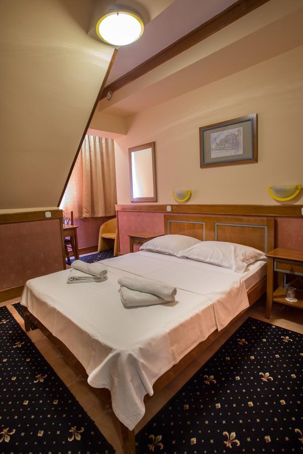 Garni Hotel Zenit Нови-Сад Экстерьер фото