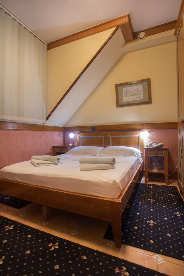 Garni Hotel Zenit Нови-Сад Экстерьер фото